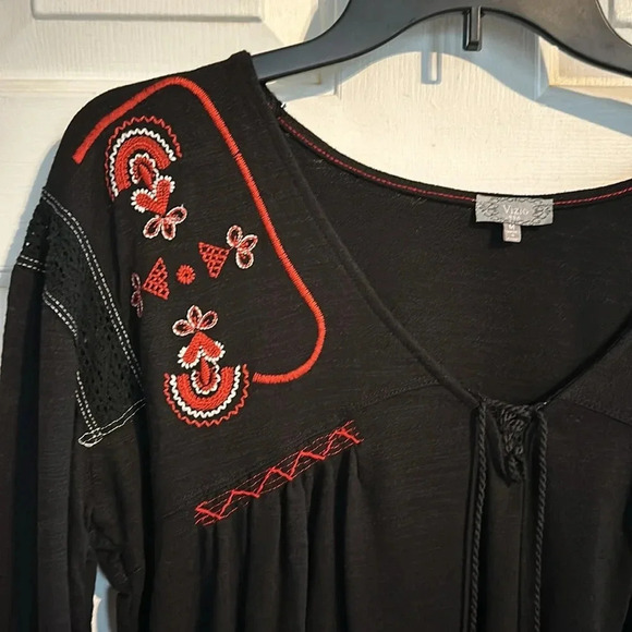Vizio Tunic Black Top Size Medium - Picture 2 of 4
